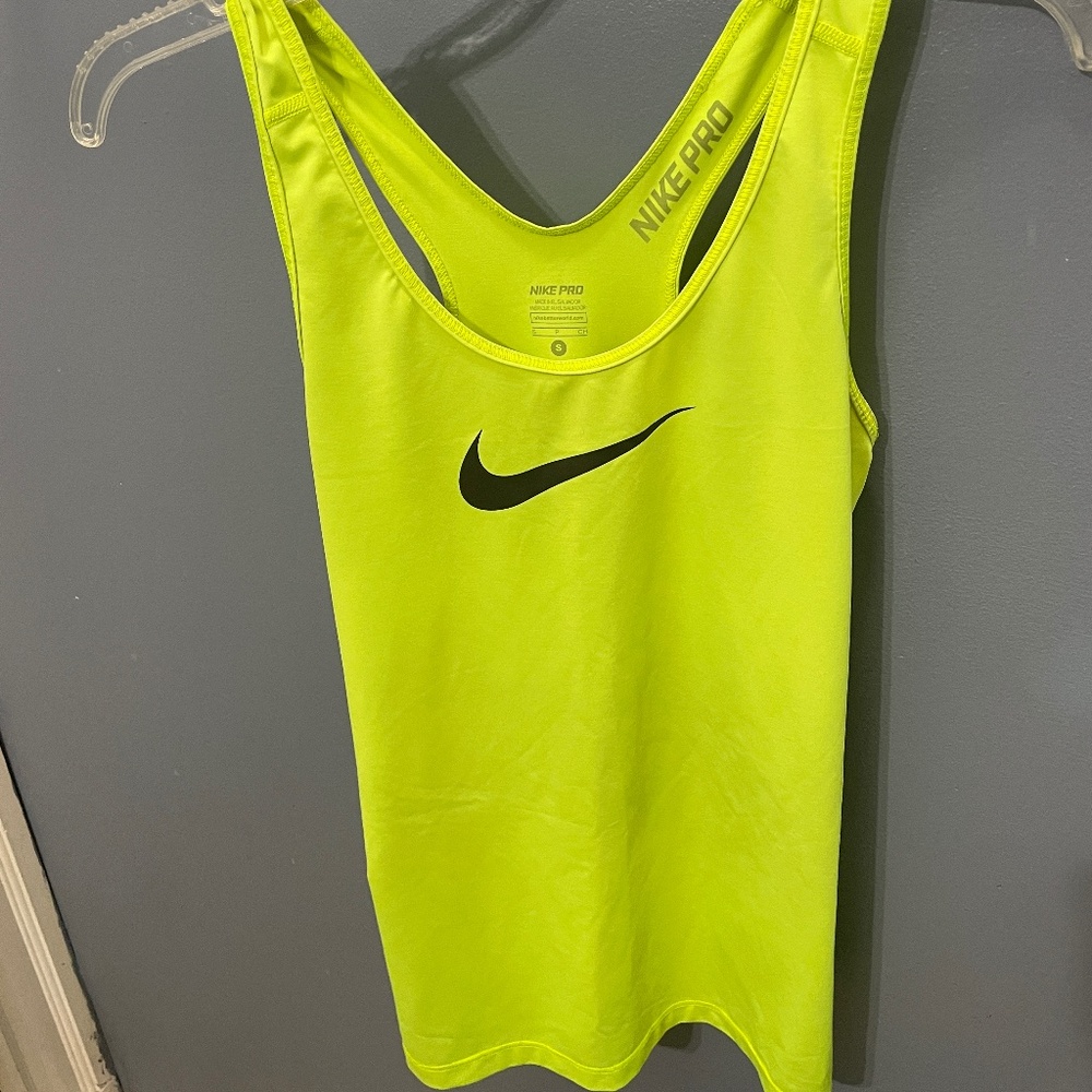 Nike pro tank, size small